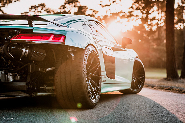 Фото дисков Brixton Forged PF8 Черный глянец на Audi R8 (4S)