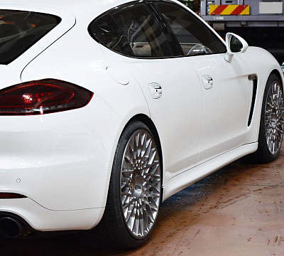 Фото дисков HRE 501M на Porsche Panamera I
