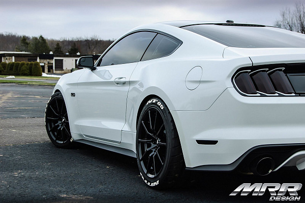 Фото дисков MRR M350 Черный глянец на Ford Mustang VI