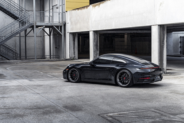 Фото дисков Strasse Wheels SV5 Deep Concave FS Черный сатин на Porsche 911 VIII