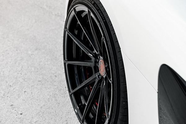 Фото дисков Strasse Wheels SV10 Deep Concave Duoblock Черный глянец на Audi R8 (4S)