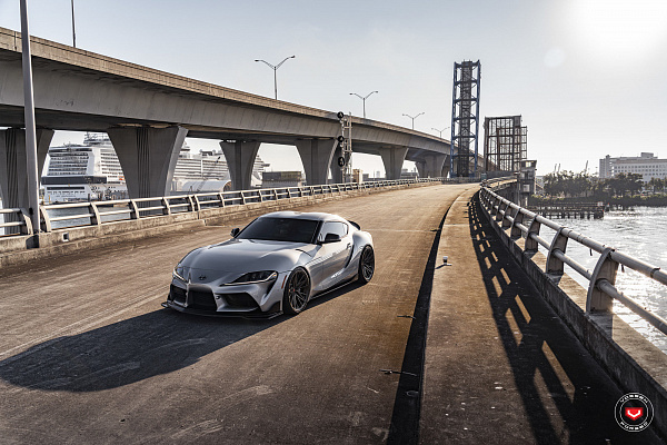 Фото дисков Vossen M-X6 Сатиновая бронза на Toyota Supra A90