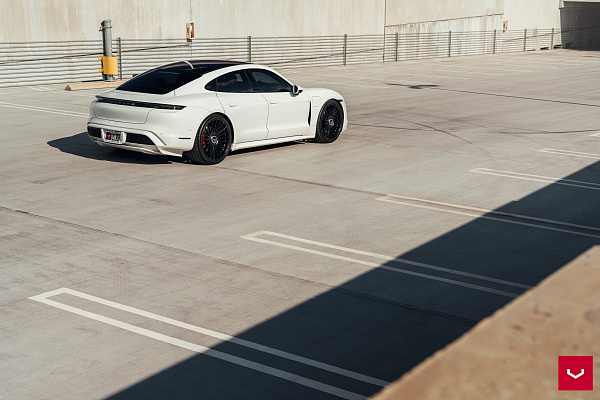 Фото дисков Vossen HF-8 Черный сатин на Porsche Taycan I