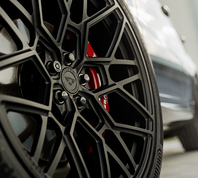 Фото дисков Vossen UV-1 на Land Rover Range Rover Sport II
