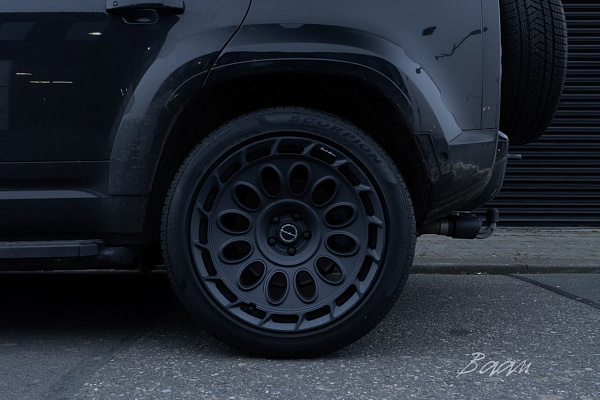 Фото дисков Brixton Forged TR21 AERO1 Черный сатин на Land Rover Defender II