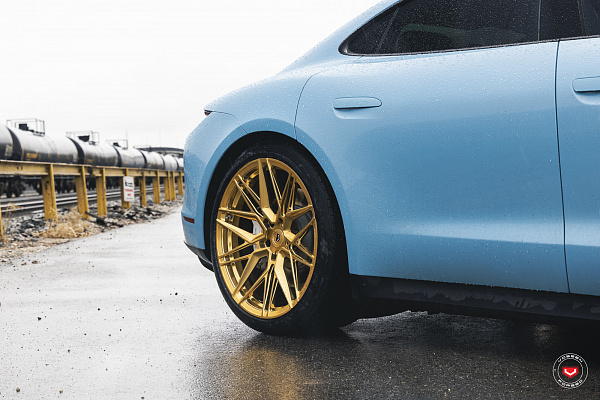 Фото дисков Vossen EVO-5 Глянцевое золото на Porsche Taycan I