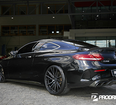 Фото дисков Vossen HF-4T на Mercedes-Benz C-Class (W205)