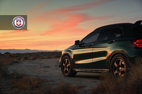 Фото дисков HRE 527 Сатиновая шампань на Mercedes-Benz GLA (X156)