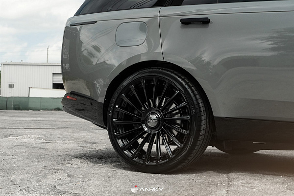 Фото дисков Anrky RF-282 Черный глянец на Range Rover V