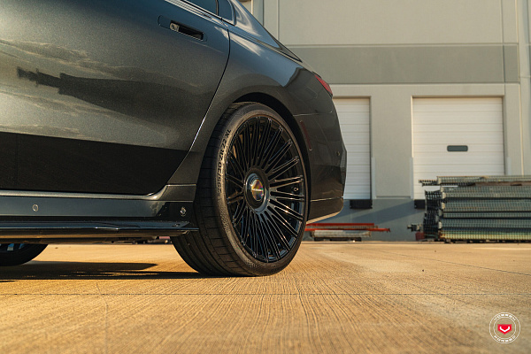 Фото дисков Vossen S17-14 Черный глянец на BMW 7 (G70)