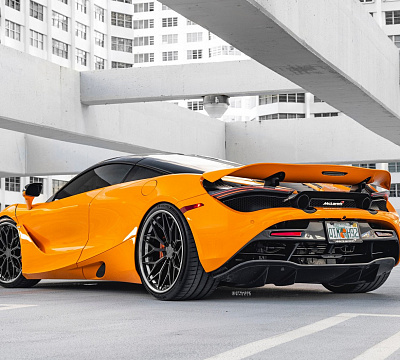 Фото дисков Strasse Wheels SV20M Deep Concave FS на McLaren 720S