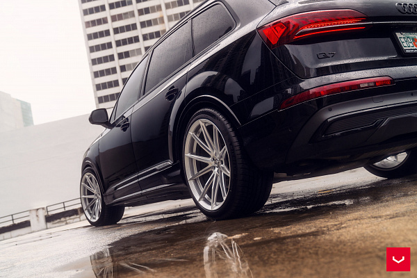Фото дисков Vossen HFX-2 (5-Lug) Серебро на Audi Q7 (4M)