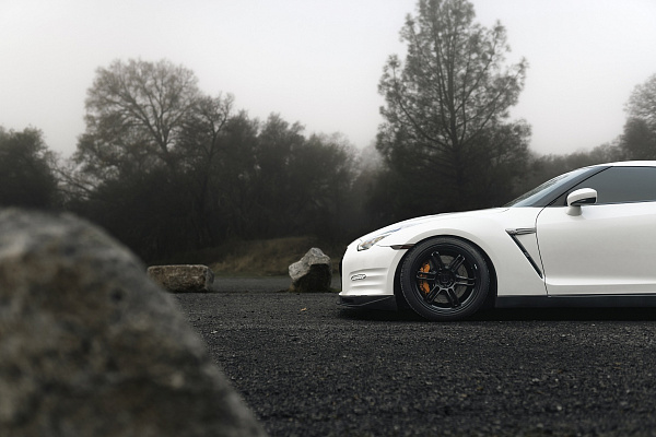 Фото дисков Rotiform RPS Черный сатин на Nissan GT-R