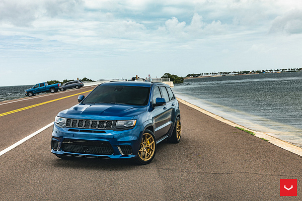 Фото дисков Vossen HF-5 Глянцевое золото на Jeep Grand Cherokee IV