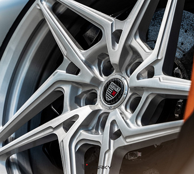 Фото дисков Anrky S1-X3 на Ferrari SF90