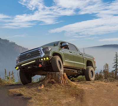 Фото дисков Black Rhino DUGGER на Toyota Tundra II