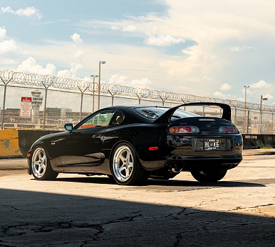 Фото дисков Strasse Wheels S5 Track на Toyota Supra A80