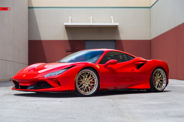 Фото дисков Anrky S3-X1 Глянцевое золото на Ferrari F8