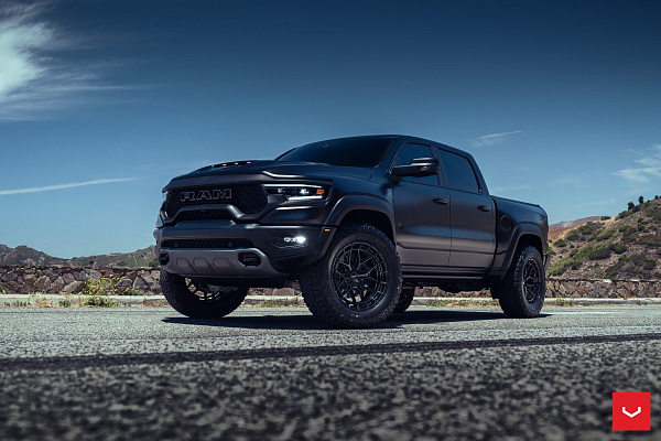 Фото дисков Vossen HFX-1 (6-Lug) Черный глянец на Ram 1500 V