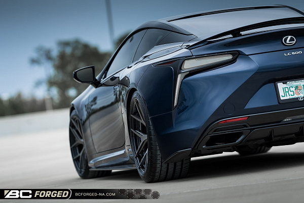 Фото дисков BC Forged HCS21 Глянцевый графит на Lexus LC 500
