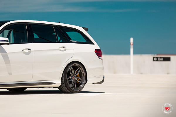 Фото дисков Vossen ML-X1 Глянцевый темный лак на Mercedes-Benz E-Class (W212, S212, C207)