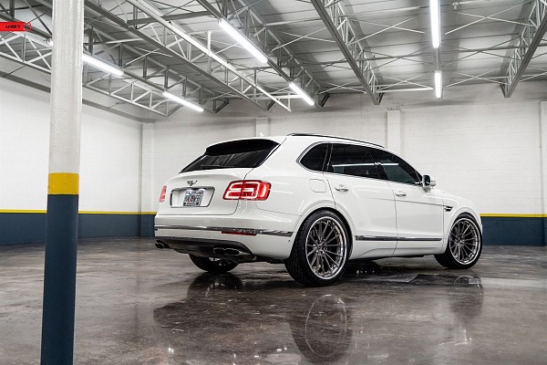 Фото дисков Anrky AN39 Глянцевый темный лак на Bentley Bentayga
