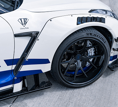 Фото дисков Strasse Wheels SM5R Deep Concave FS на Nissan GT-R