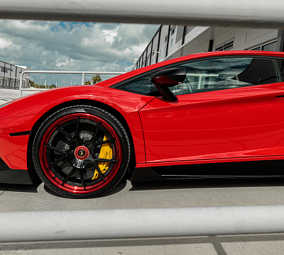 Фото дисков Strasse Wheels SM5R Deep Concave FS на Lamborghini Aventador