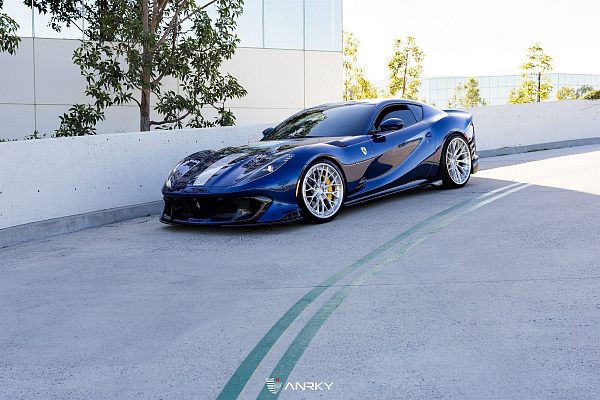 Фото дисков Anrky AN30 Глянцевый лак на Ferrari 812
