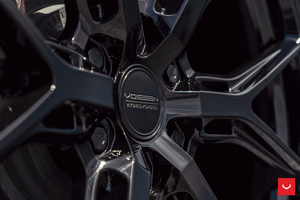 Фото дисков Vossen HF6-4 Черный глянец на Chevrolet Tahoe V