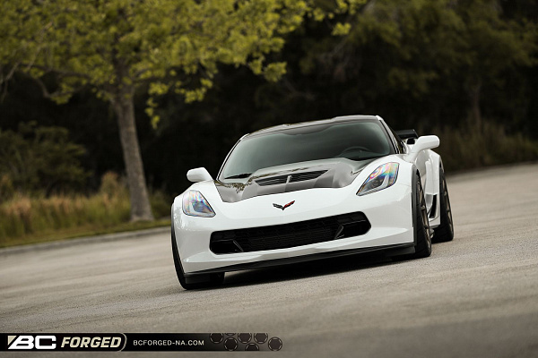Фото дисков BC Forged RZ05 Сатиновая бронза на Chevrolet Corvette C7