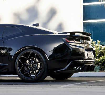 Фото дисков MRR M228 на Chevrolet Camaro VI