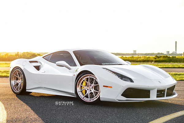 Фото дисков Strasse Wheels SM5R Deep Concave FS Сатиновая темная медь на Ferrari 488
