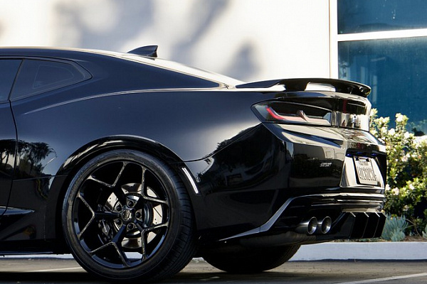 Фото дисков MRR M228 Черный глянец на Chevrolet Camaro VI