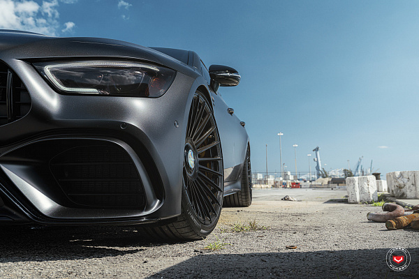 Фото дисков Vossen S17-13 Черный глянец на Mercedes-Benz AMG GT I