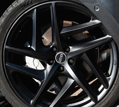 Фото дисков Kahn Type 52 RS на Range Rover Sport III