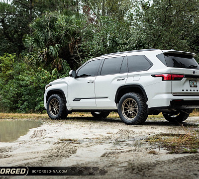 Фото дисков BC Forged TD01 на Toyota Sequoia III
