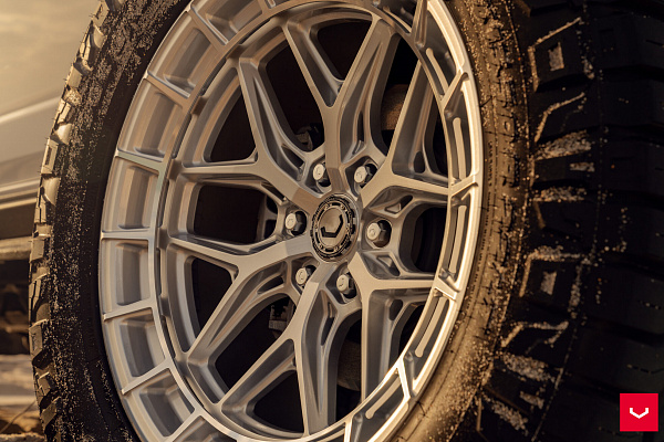 Фото дисков Vossen HFX-1 (6-Lug) Серебро на Ford Bronco