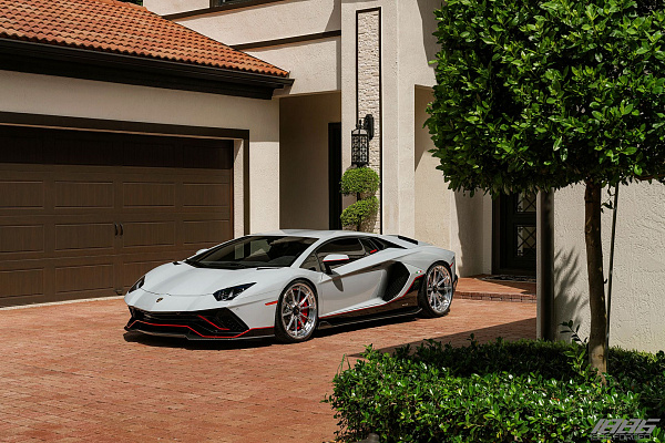 Фото дисков 1886 Wheels G010 Полированный лак на Lamborghini Aventador