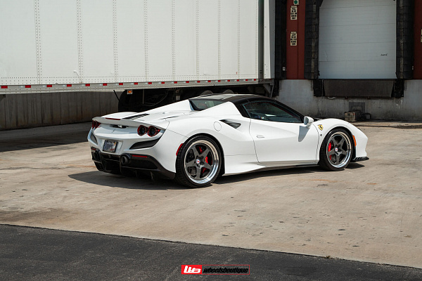 Фото дисков HRE 527 Глянцевый графит на Ferrari F8