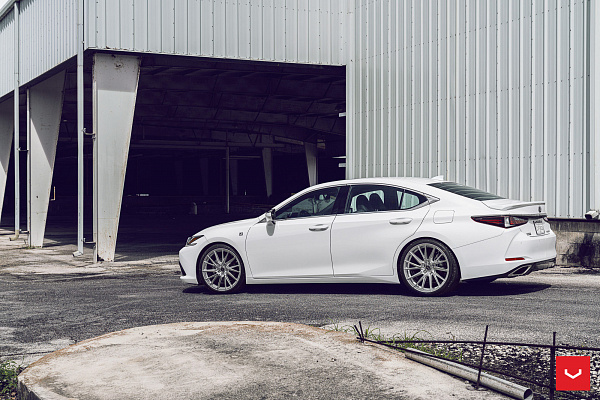 Фото дисков Vossen HF-4T Полированный лак на Lexus ES VII