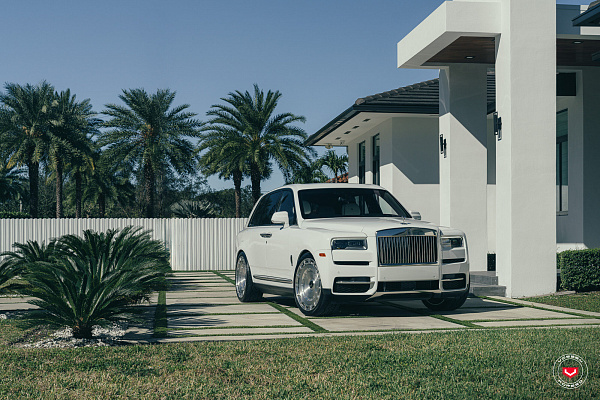 Фото дисков Vossen LC3-11 Глянцевый лак на Rolls-Royce Cullinan
