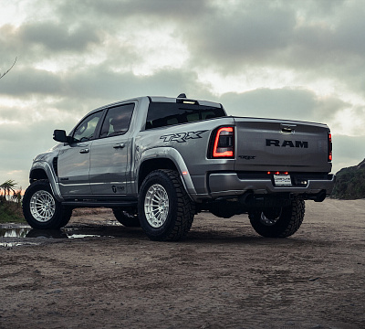 Фото дисков Vossen LCX-01 на Ram 1500 V