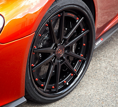 Фото дисков Strasse Wheels SV1 Deep Concave FS на McLaren 650S