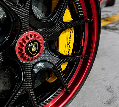 Фото дисков Strasse Wheels SM5R Deep Concave FS на Lamborghini Aventador