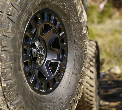 Фото дисков Black Rhino YORK на Jeep Wrangler III (JK)