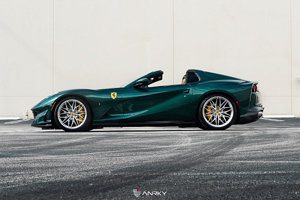 Ferrari 812 GTS