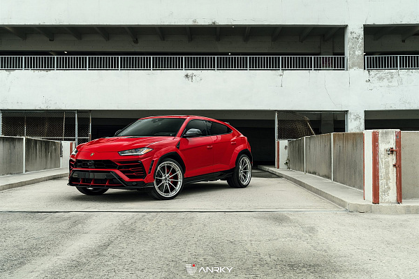 Фото дисков Anrky AN38 Полированный лак на Lamborghini Urus