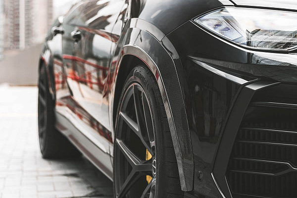 Фото дисков Brixton Forged PF7 Сатиновый темный лак на Lamborghini Urus