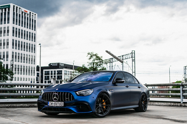 Фото дисков Brixton Forged R11-R Черный глянец на Mercedes-Benz E-Class (W213, S213, C238)